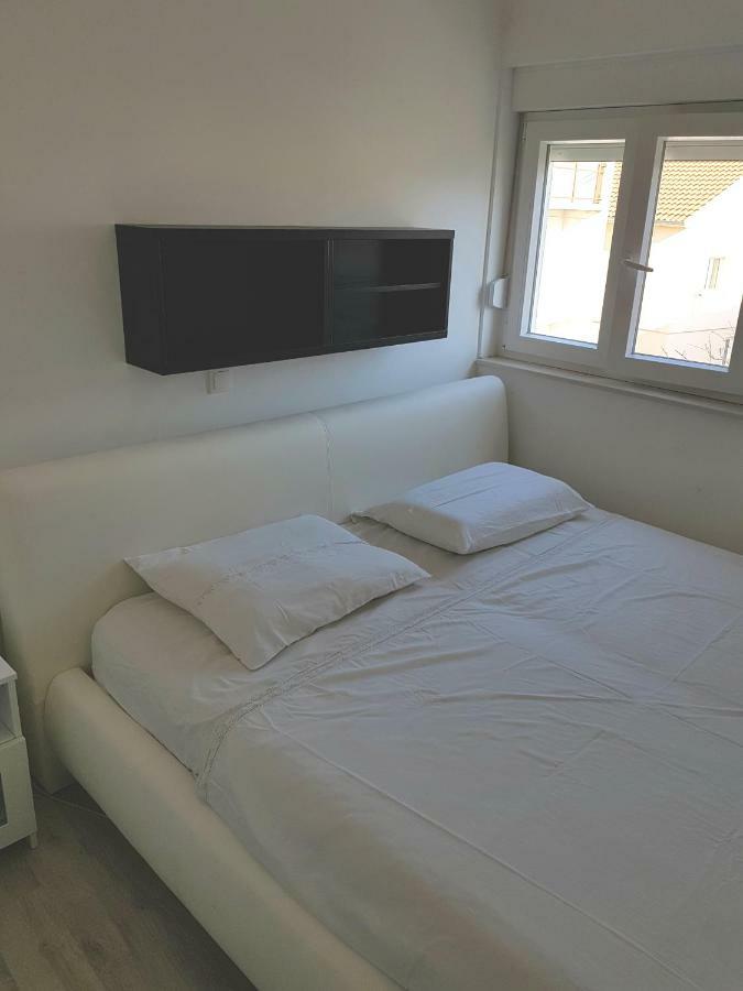 Apartment 'Getaway' ชิเบนิก ภายนอก รูปภาพ